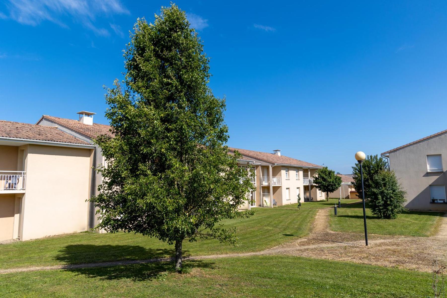 Patio Parc Residence Argenton-l'Eglise ภายนอก รูปภาพ